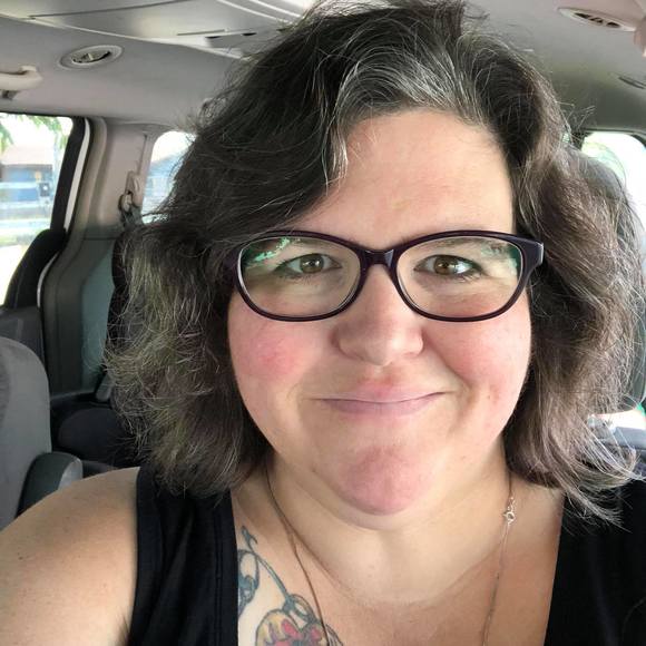 Meet your Posher, Laura - Picture 1 of 1